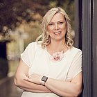 Portraitfoto von Anett Gregorius, Gründerin von Apartmentservice © Bastian Bartsch
