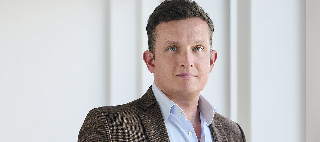 Porträt Dr. Raphael Kirschner, CEO von WeWash