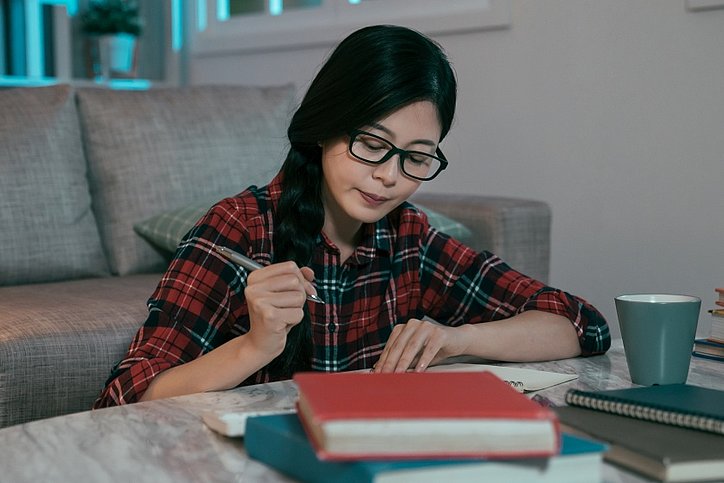 Nicht nur Studierende, sondern auch Auszubildende sollen mehr geförderte Apartmentangebote erhalten. © stock.adobe.com_PR Image Factory
