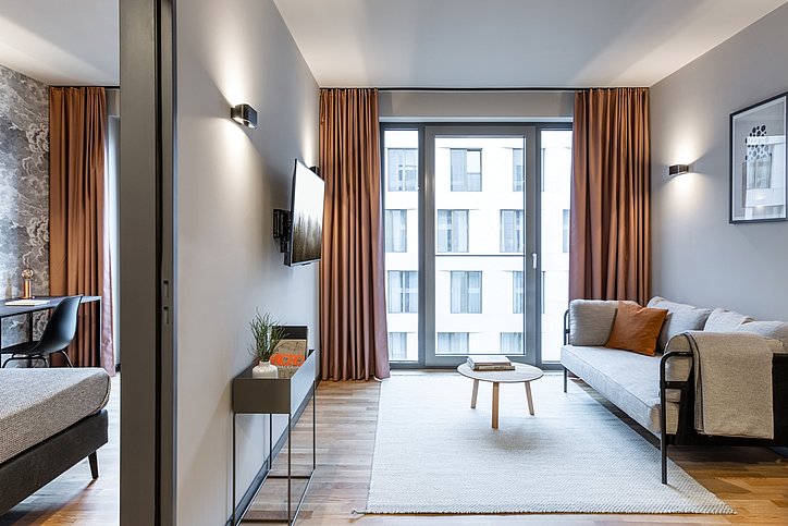 Blick in eines der neuen Serviced Apartments © 2021 Sarah Sondermann, Köln
