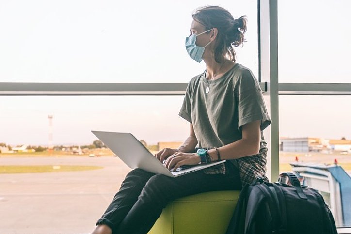 Gehen oder bleiben? Auch die Travel-Managment-Strategie von Unternehmen ist hier zu einem entscheidenden Gradmesser geworden. © stock.adobe.com_olezzo