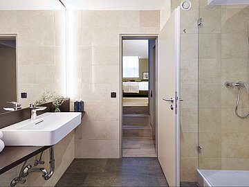 Auch die Bäder, wie hier in Nürnberg, wurden in den Grundrissen angefasst. © Living Hotels