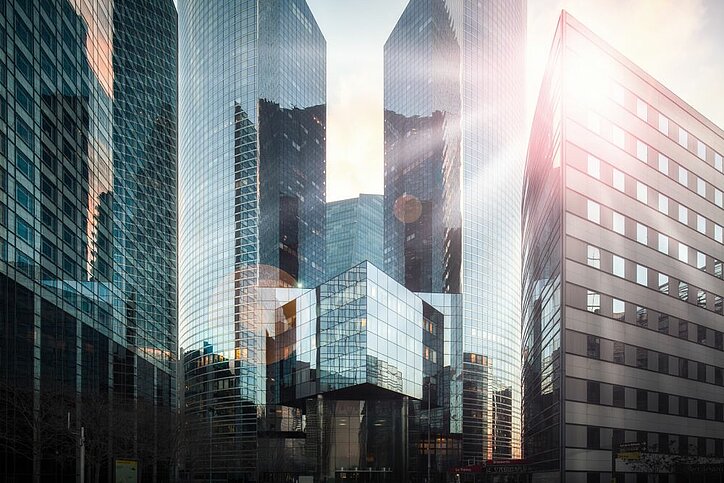 Weiter abwarten, aber es wird besser - so die aktuelle Stimmung Hoteltransaktionsmarkt. © stock.adobe.com_eyetronic