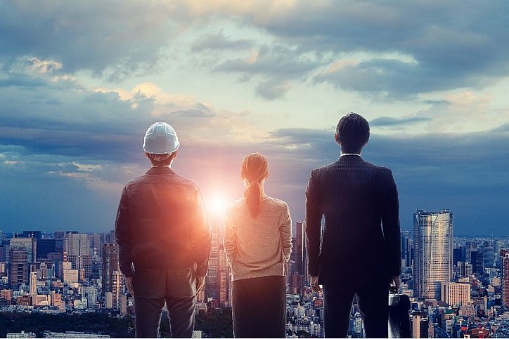 Großer Optimismus in allen deutschen Branchen für 2022 © iStock.com_metamorworks